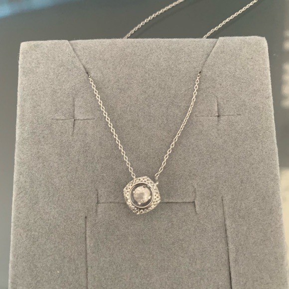 Diamond necklace. - Picture 2 of 5